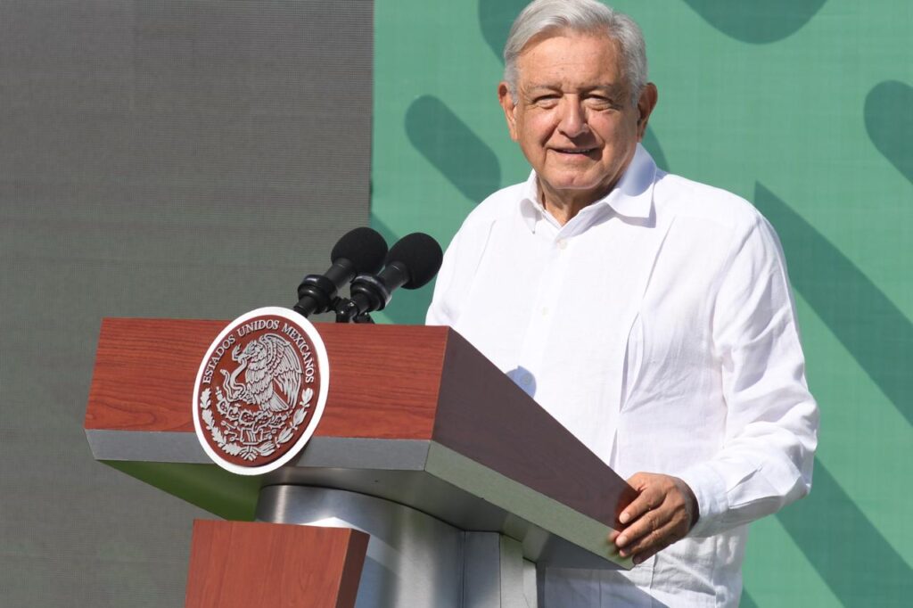 AMLO realiza su Mañanera desde Mazatlán, donde observará el eclipse solar